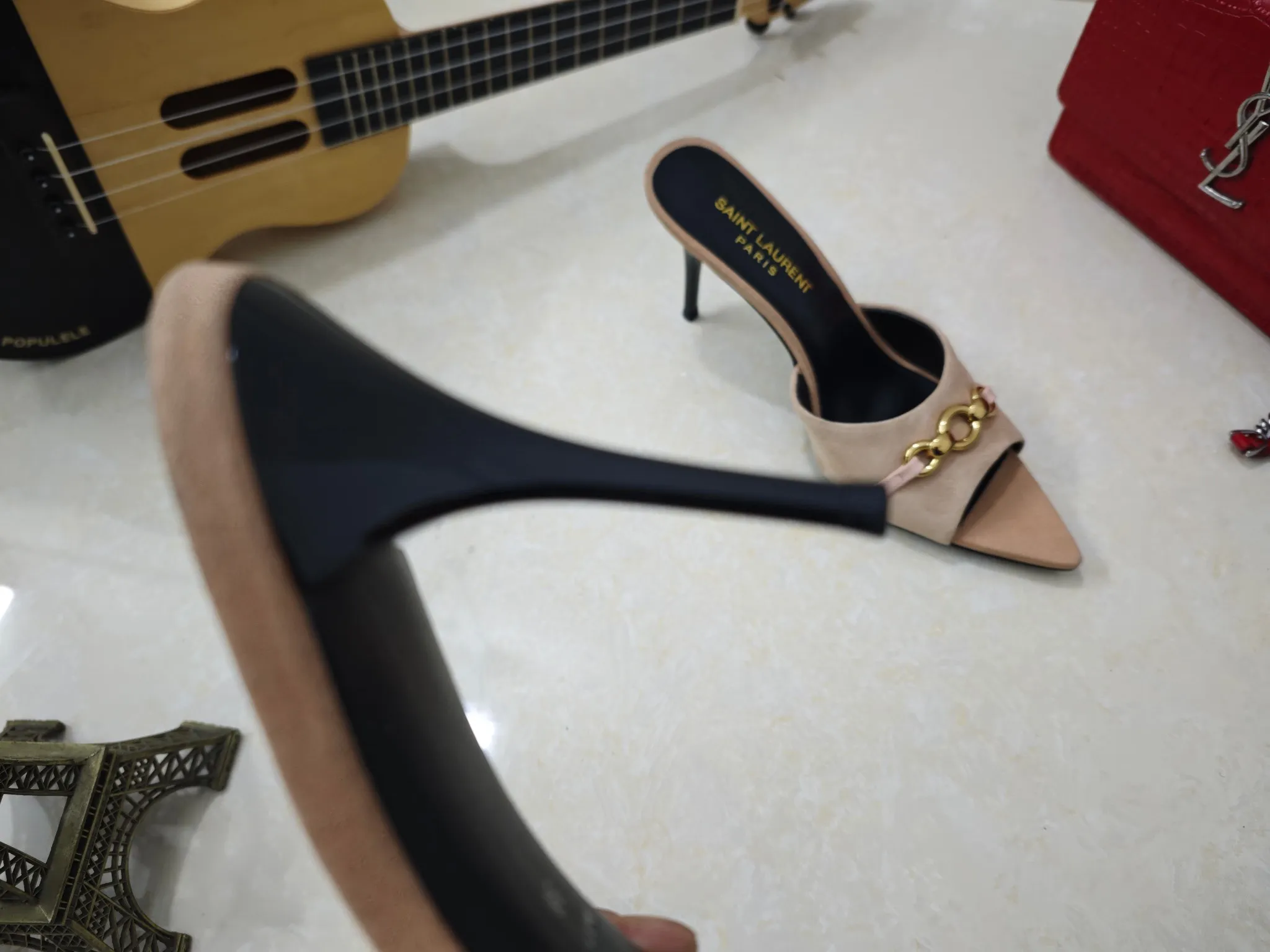 👟👟Ex-factory price 520👟👟【Saint Laurent】Yves Saint Laurent, stiletto heel YSL sandals💃2025 early spring counter synchronizes the latest styles, YSL, decoration👠 Classic and high-quality glamorous masterpieces, the hottest spring and summer series in the counter, with temperament, fashion, classic and attractive design style 😌The effect on the feet is particularly beautiful〰️, the materials are imported from Italy 🇮🇹Black sheep, lining, and foot pads; sheepskin, mid-heeled sandals, size 35-41 (34.41.42 must be customized, non-refundable) outsole; imported genuine leather outsole, with full counter packaging